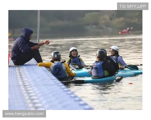 隆指导重返雄鹿训练营感恩老队友分享温馨瞬间